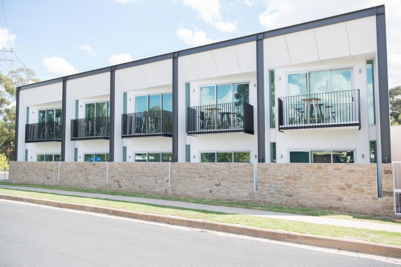 Young Federation Motor Inn And Services Club エクステリア 写真