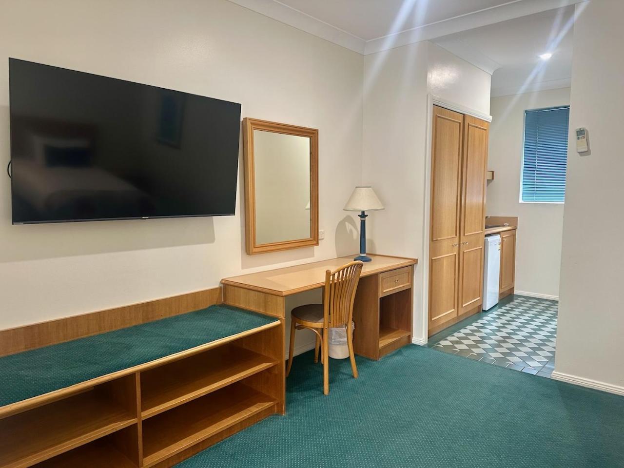 Young Federation Motor Inn And Services Club エクステリア 写真